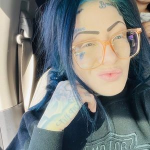 Meet your Posher, Courtney